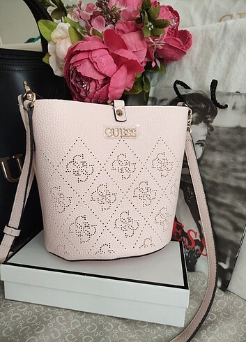 Guess Orijinal Guess Yeni Etiketli Çok Şık Bucket Çanta