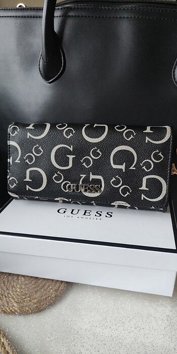 Beden siyah Renk Orijinal Guess Çok Şık İkonik Cüzdan