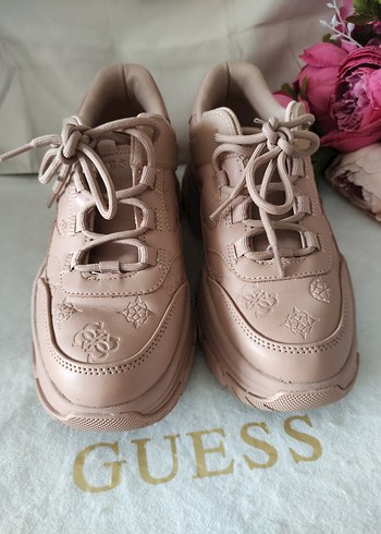37 Beden Bej Çiçek Desenli Platform Topuklu Guess Spor Ayakkabı