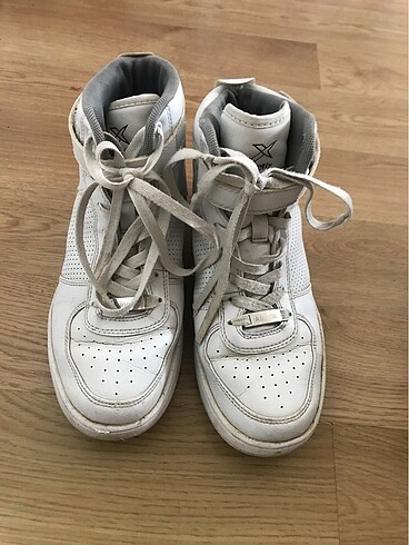 Bilekli Beyaz Spor Ayakkabı