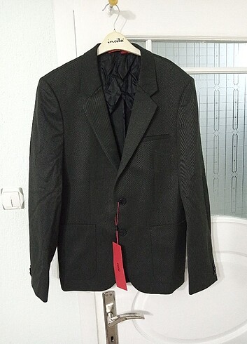 48 Beden siyah Renk Orijinal hugoboss 