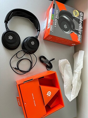Steel series arctis Nova 1 kulaklık