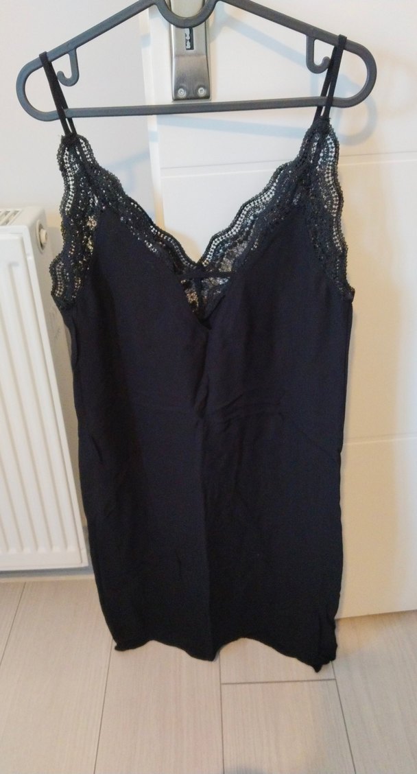 Dantel Detaylı Siyah Midi V Yaka Elbise - Görsel 2