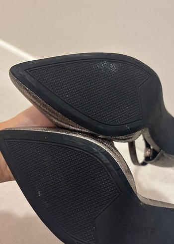 Gri Metalik Kemerli Stiletto 36 berksha - Görsel 5