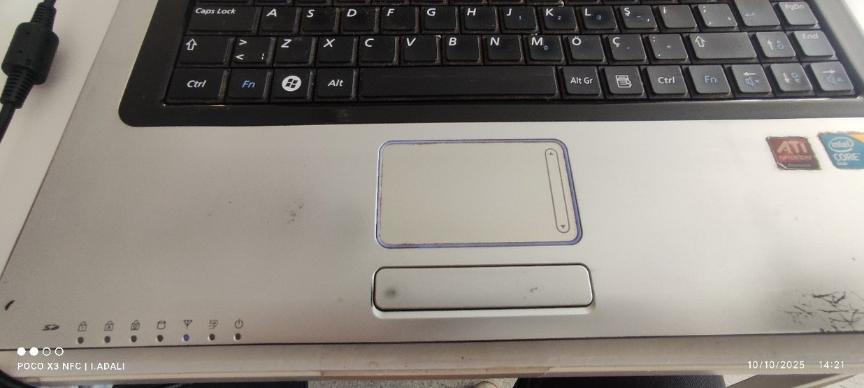 Beyaz Samsung Dizüstü Bilgisayar ekran kırık - Görsel 4