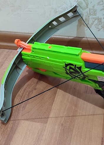 Beden Nerf Zombie Strike Crossbow Az kullanılmıştır, kutusu ve mermisi