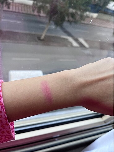  Beden Renk Nyx buttermelt blush