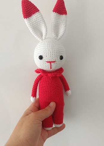 Kırmızı Kulaklı Örgü Tavşan Peluş Oyuncak