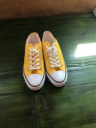 Sarı converse