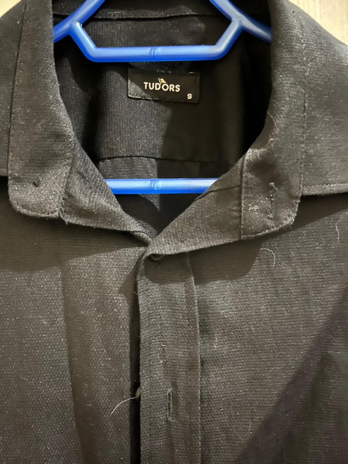 Düğmeli Siyah Erkek Gömlek - Görsel 2