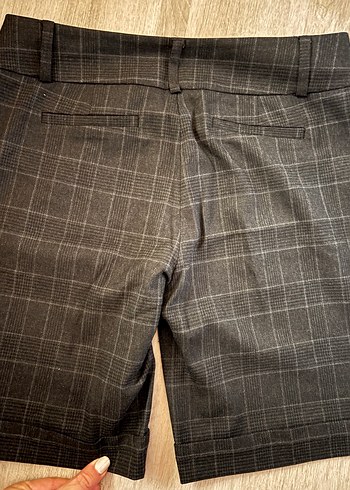 Kemerli Gri Ekose Kadın Bermuda Şort - Görsel 4