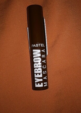Pastel kaş maskarası