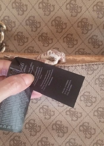 Beden Guess orjinal Kadın Bej Deri Baskılı Omuz Çantası