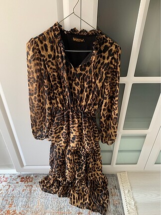 Leopar desenli elbise