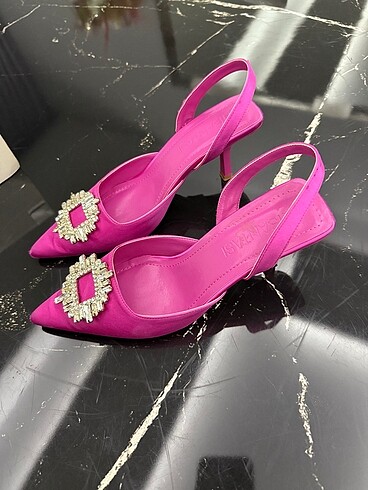 Zara Zara taşlı stiletto