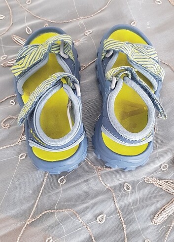 25 Beden Erkek çoçuk sandalet
