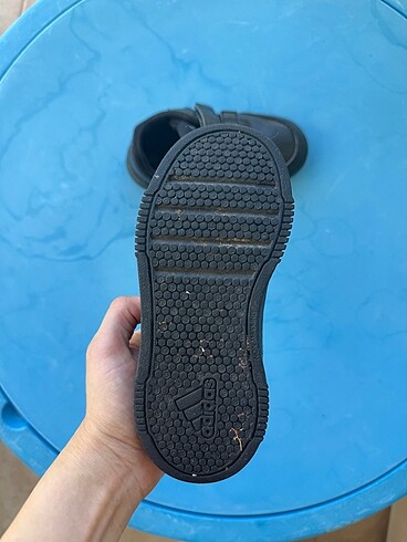 27 Beden siyah Renk Adidas erkek çocuk spor ayakkabısı