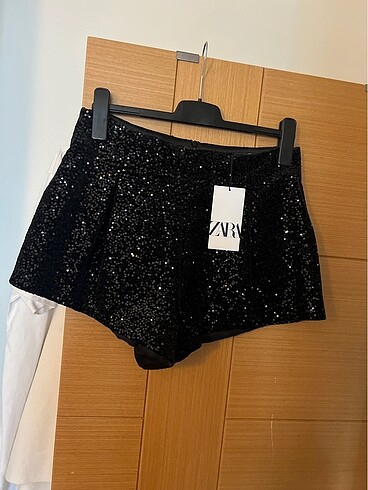 Zara pul payetli şort