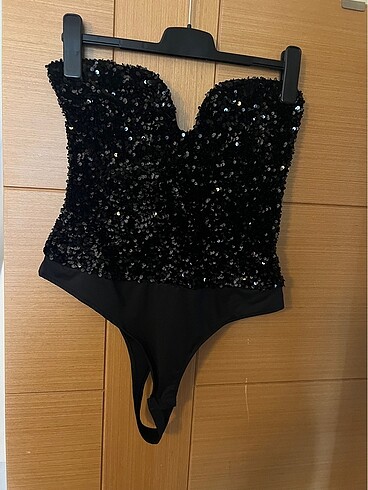 l Beden H&M streplez body