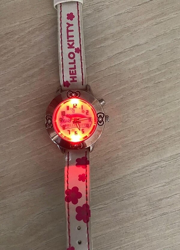 Orijinal Hello Kitty saat - Görsel 3