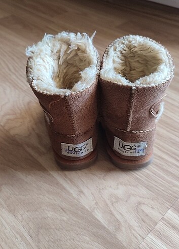 21 Beden UGG bot