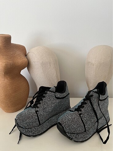 Zara Taşlı Platform Ayakkabı
