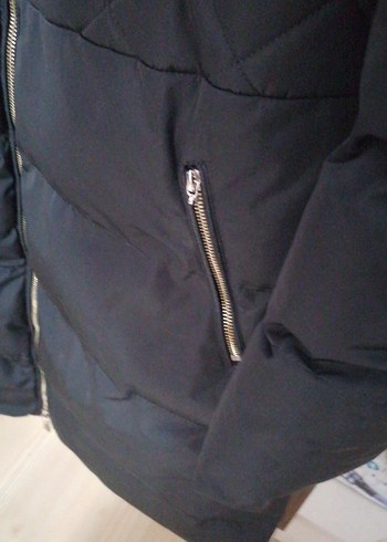 Siyah Kapüşonlu Kadın Kışlık Mont - Görsel 6