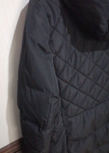 Siyah Kapüşonlu Kadın Kışlık Mont - Görsel 9