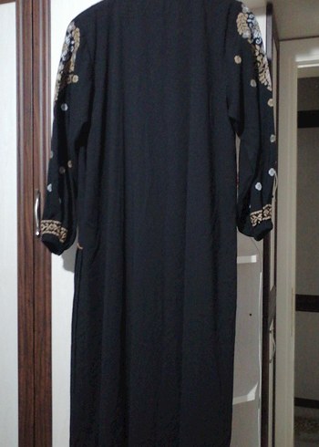 Uzun Siyah Nakışlı Kadın Elbise - Görsel 7