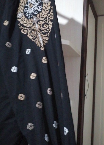 Uzun Siyah Nakışlı Kadın Elbise - Görsel 9