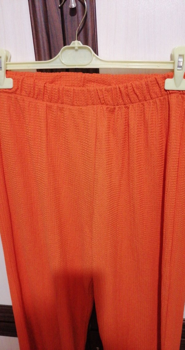 Kadın Turuncu Pilili Bol Kesim Kumaş Pantolon takım 44 46 arası - Görsel 4