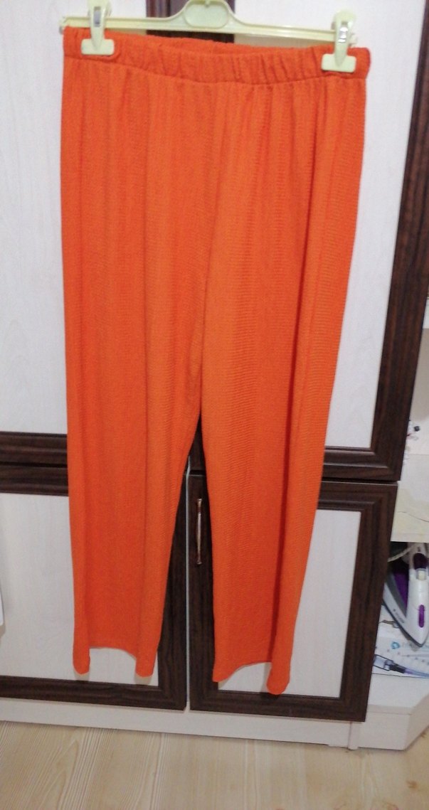 Kadın Turuncu Pilili Bol Kesim Kumaş Pantolon takım 44 46 arası - Görsel 2