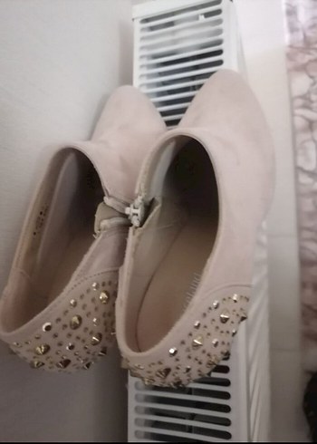 Bej Süet Stiletto Topuklu Kadın Bot - Görsel 5