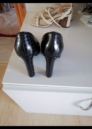 Klasik Siyah Deri Yılan Baskılı Stiletto - Görsel 3