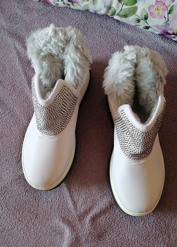 Kız Çocuk Beyaz Modern Bot - Görsel 3