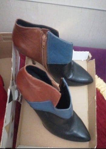 Kadın Siyah Mavi Deri Topuklu Bot - Görsel 3