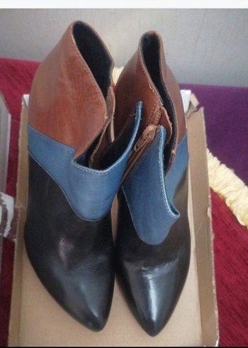 Kadın Siyah Mavi Deri Topuklu Bot - Görsel 2