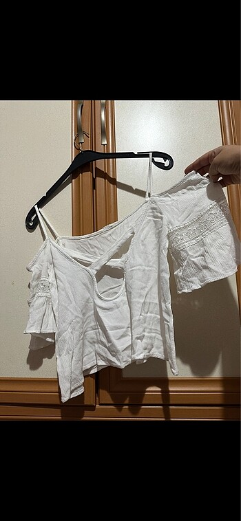 Kol ve sırt detaylı crop