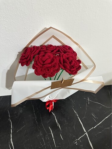 Solmayan gül buketi