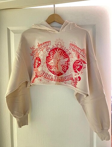 bershka kapüşonlu crop sweat