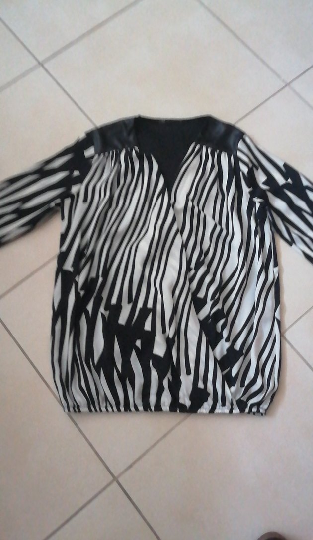 Gri Zebra Desenli Kadın Bluz - Görsel 2