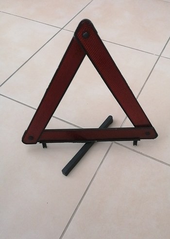 Kırmızı Reflektörlü Uyarı Üçgeni - Görsel 2