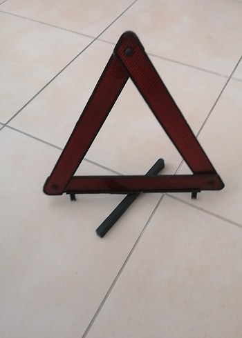 Kırmızı Reflektörlü Uyarı Üçgeni - Görsel 3