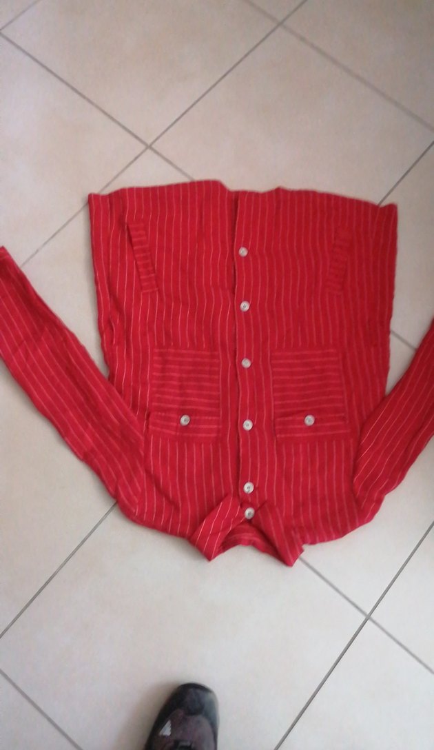 Kırmızı Düğmeli Uzun Kollu Keten Gömlek - Görsel 4