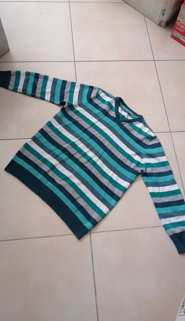 Çok Renkli Erkek Çizgili V Yaka Kazak - Görsel 4