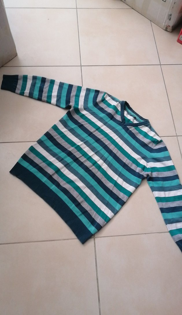 Çok Renkli Erkek Çizgili V Yaka Kazak - Görsel 3