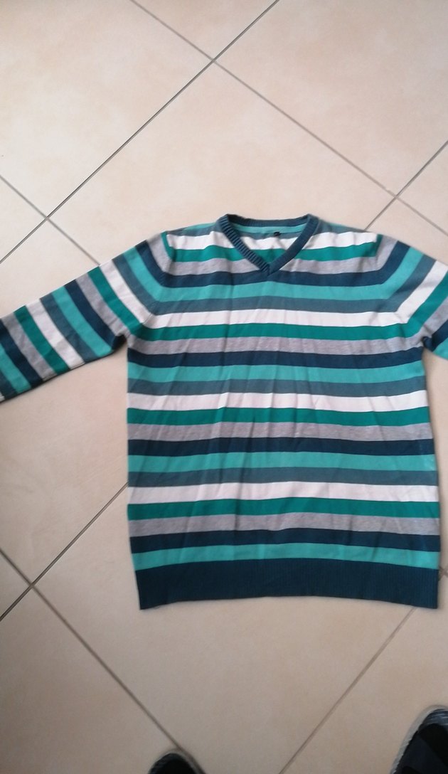 Çok Renkli Erkek Çizgili V Yaka Kazak - Görsel 2