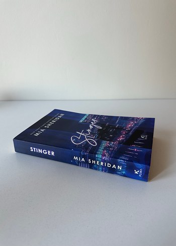  Beden Renk Mia Sheridan - Stinger
