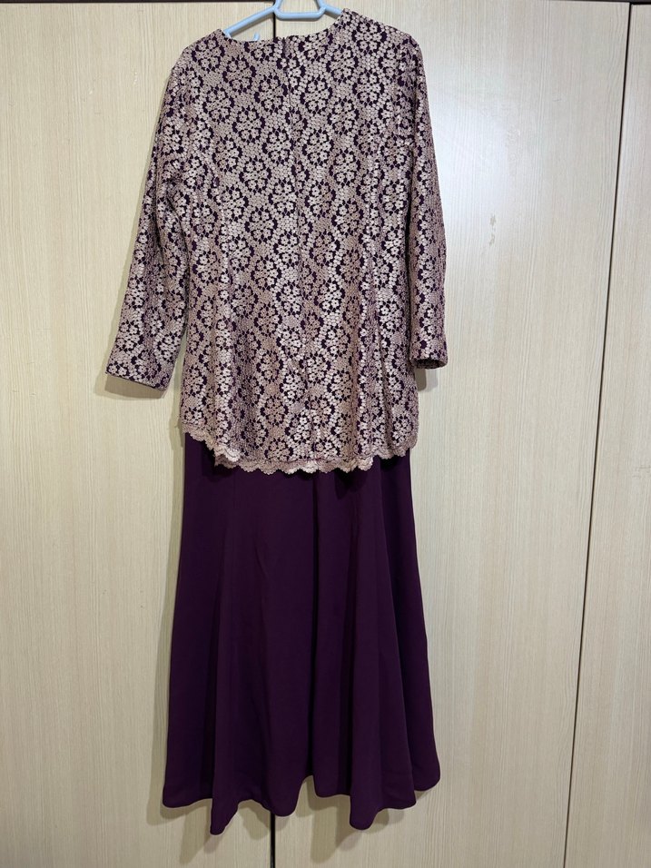 Mor Dantel İşlemeli Uzun Kadın Elbise tesettür abiye - Görsel 3