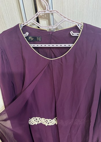 Mor Uzun Kollu Nakışlı Tesettür Elbise - Görsel 3